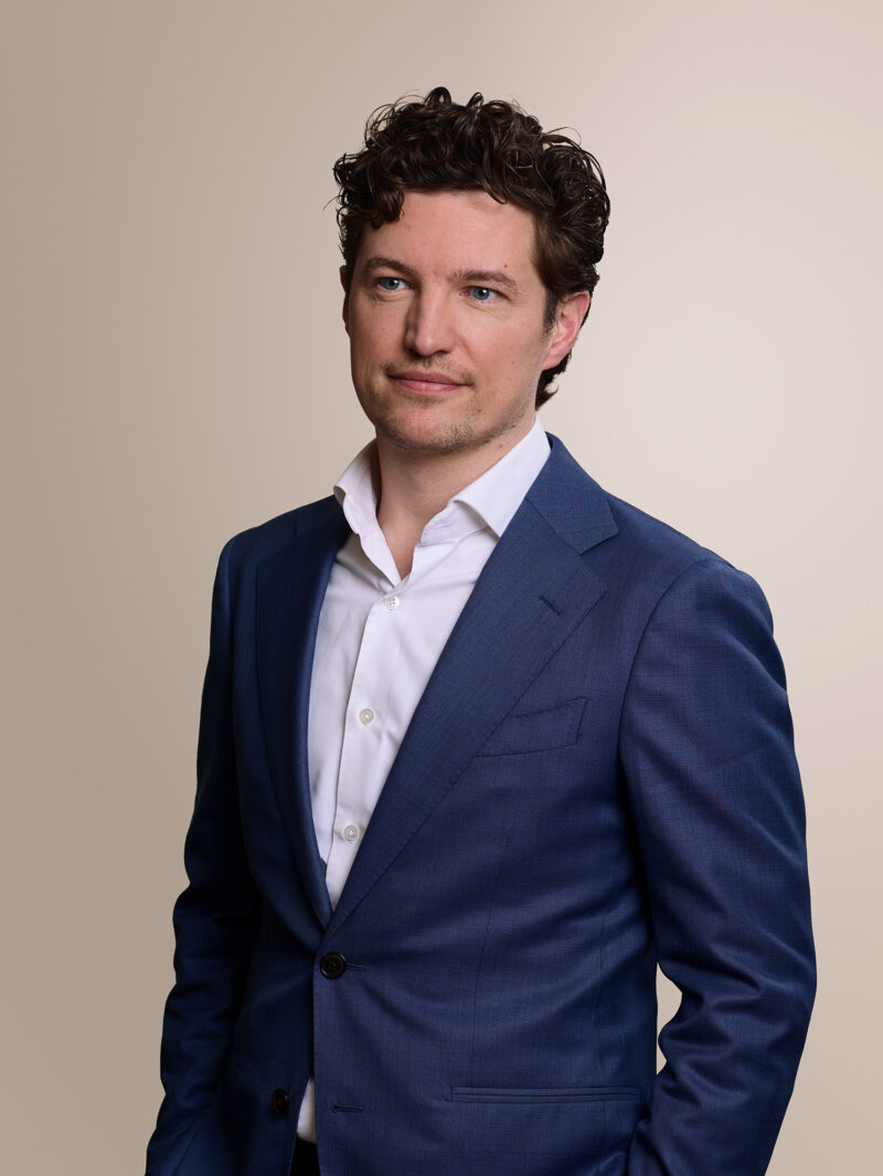 nielen-schuman10772fem_schook