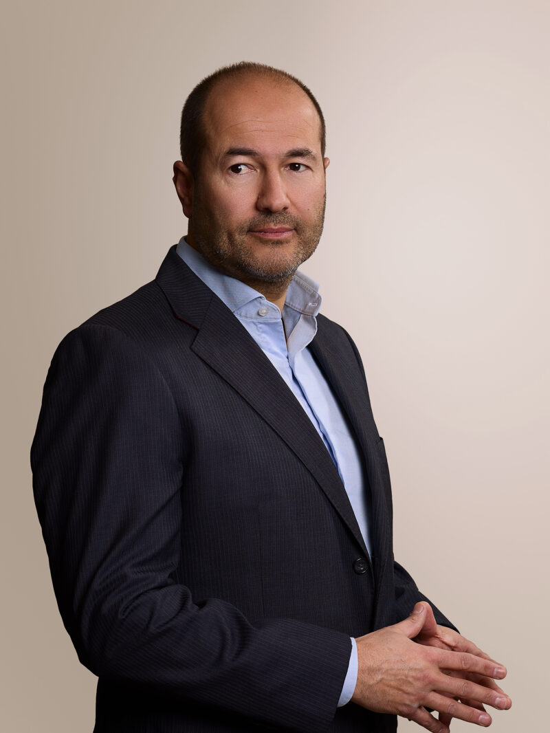 nielen-schuman11912fem_schook