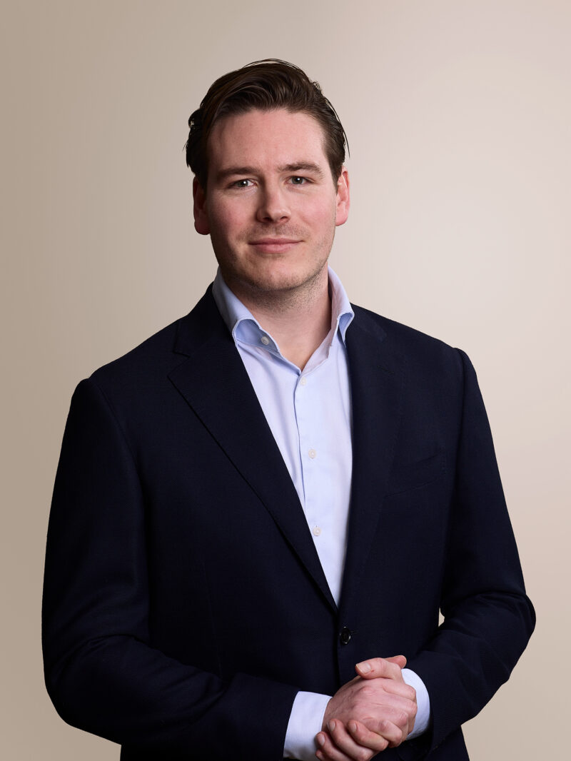 nielen-schuman12362fem_schook